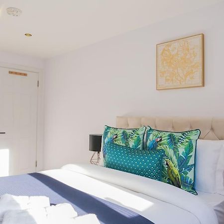 לונדון Stylish Retreat For Your Short Getaway מראה חיצוני תמונה